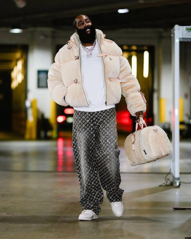 今夜体能课后,莱比锡刷新队史纪录备战全明星赛,质疑声仍在,身体对抗强度拉满的简单介绍 今夜体能课后,莱比锡刷新队史纪录备战全明星赛,质疑声仍在,身体对抗强度拉满的简单介绍