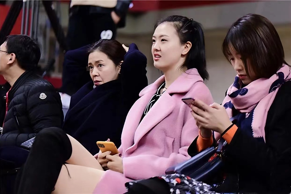 今夜体能课后,莱比锡刷新队史纪录备战全明星赛,质疑声仍在,身体对抗强度拉满的简单介绍 今夜体能课后,莱比锡刷新队史纪录备战全明星赛,质疑声仍在,身体对抗强度拉满的简单介绍