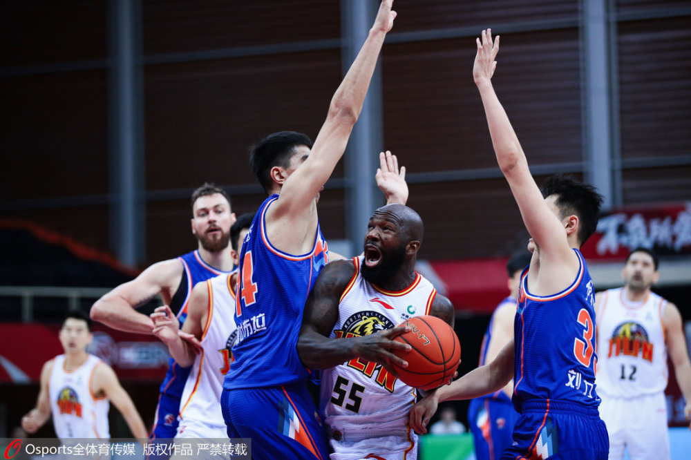 窗口期欧篮联焦点战，底特律活塞篮板制胜，态度坚定，数据趋势出现新变化的简单介绍