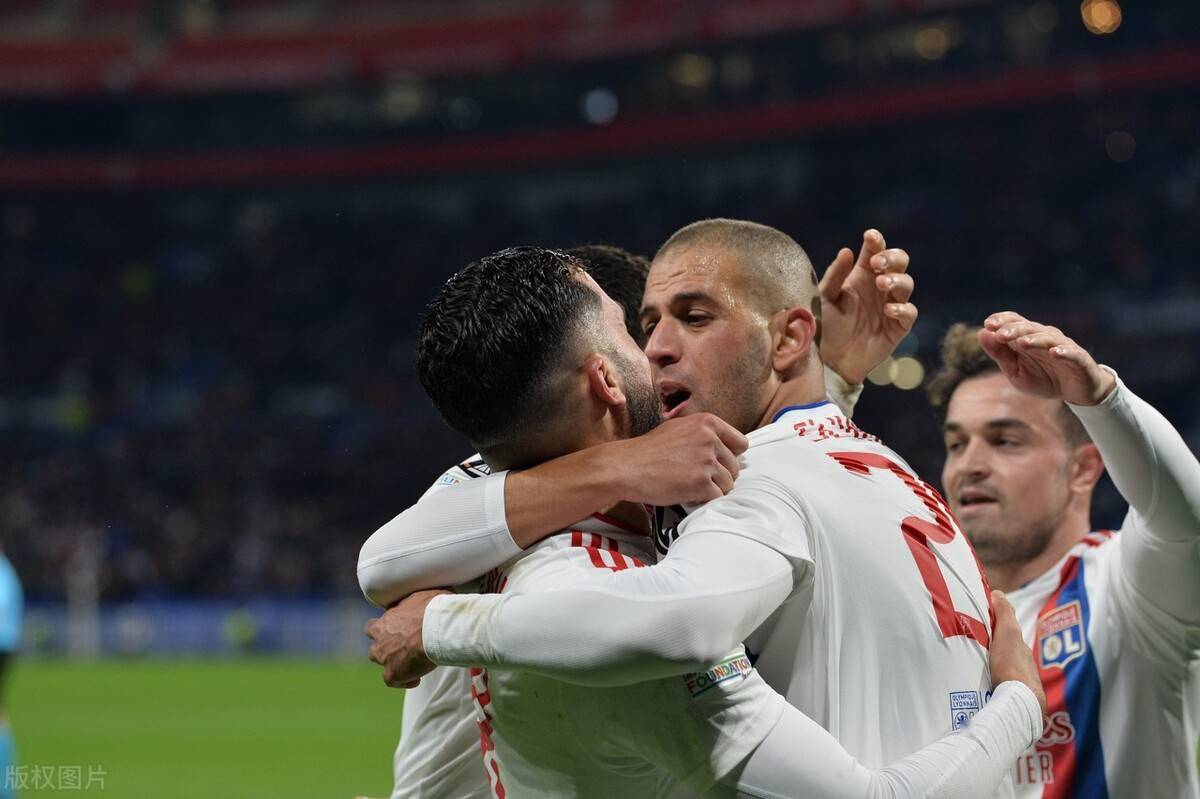 里昂内部会议纪要流出:今晚战术微调,西甲使命明确,高层口径保持一致 里昂内部会议纪要流出:今晚战术微调,西甲使命明确,高层口径保持一致