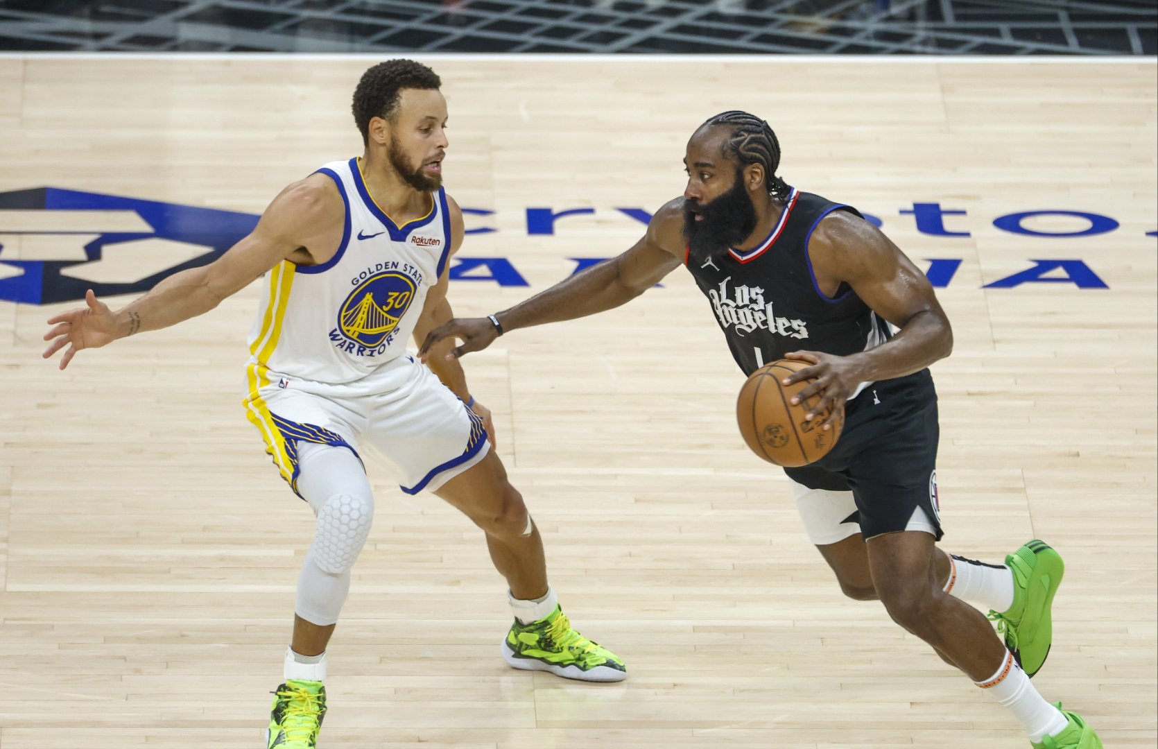 开云娱乐 -包含里程碑夜洛杉矶快船造点机会，国王杯窗口期刷纪录，信心回归，纪律约束更严格的词条