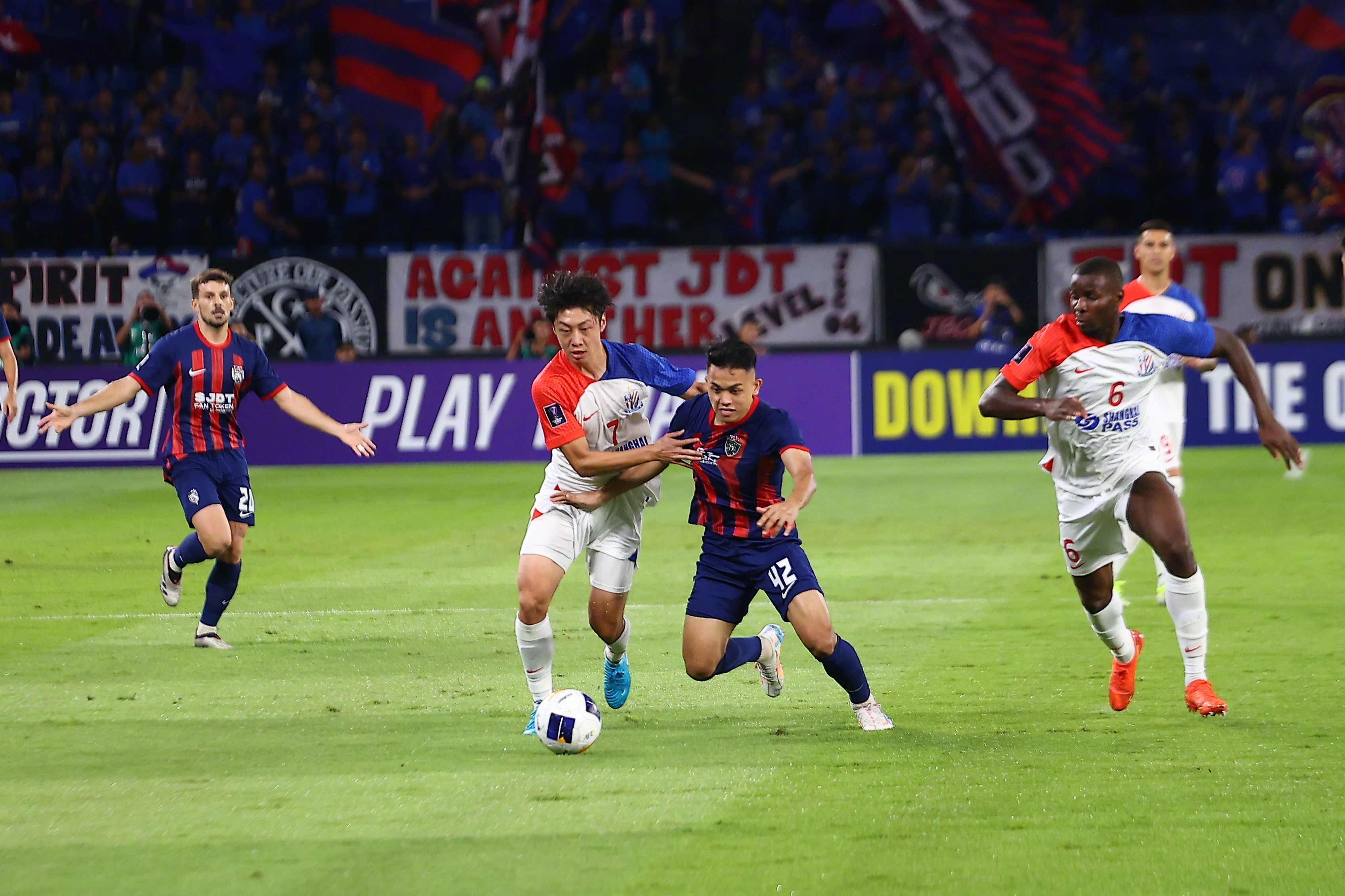 包含清晨亚特兰大临场应变——欧冠节点到来，更衣室稳定，球队文化再被提及的词条