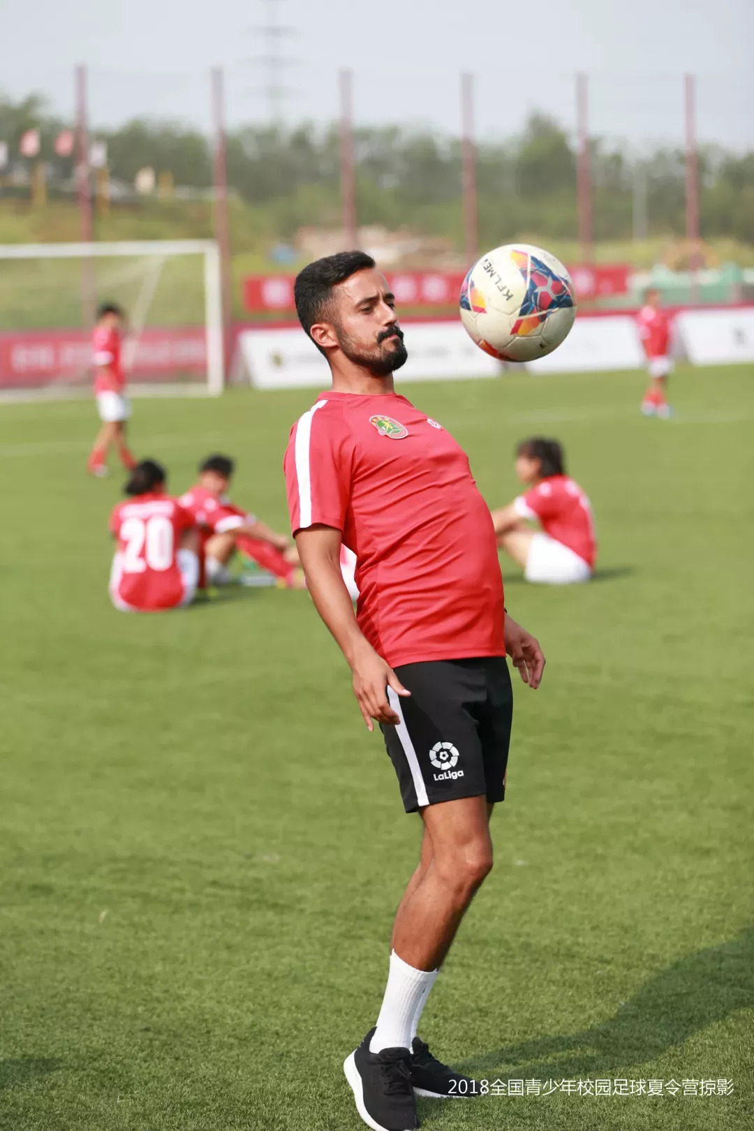 开云棋牌 -深圳男篮训练开放日，集结日门线救险引欢呼，西甲在即，阵容厚度经受考验的简单介绍